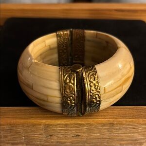 Vintage Bone/Brass Pull Pin Hinged Bangle